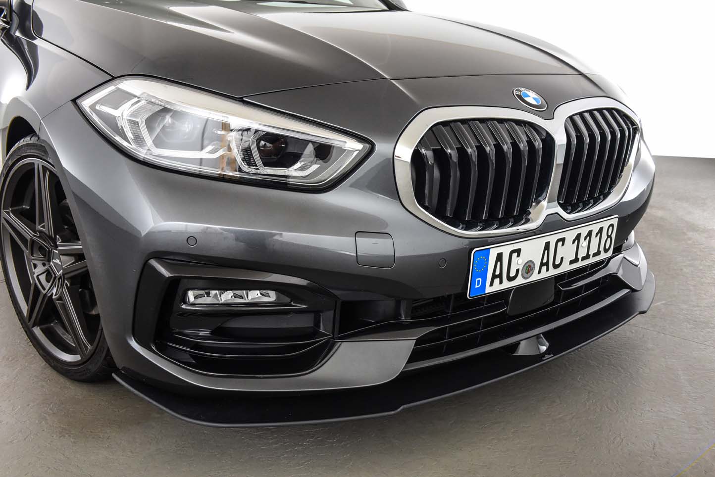 Front splitter 1 Serie F40 uten M pakke
